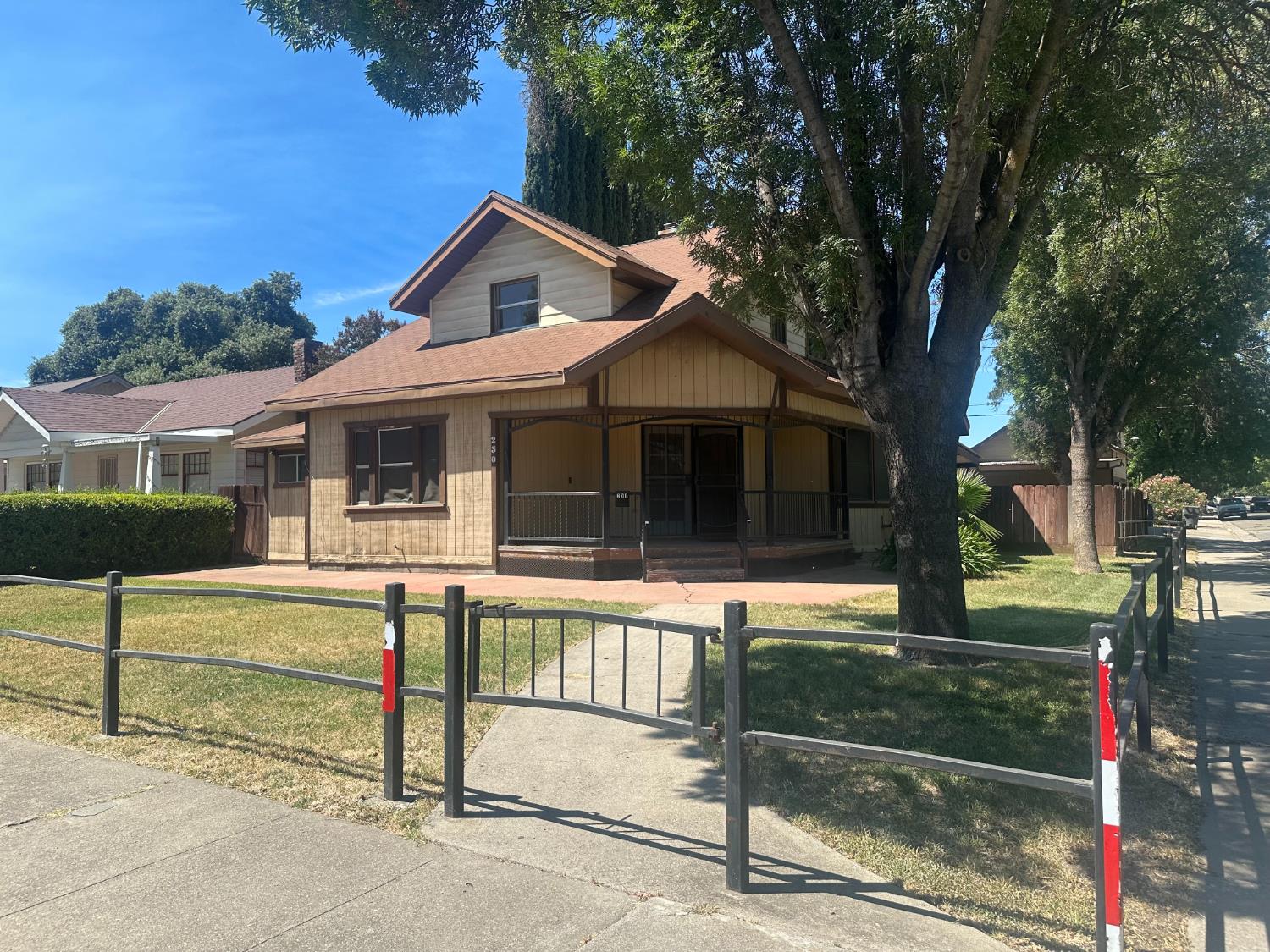 230 N 3rd St, Patterson, CA 95363