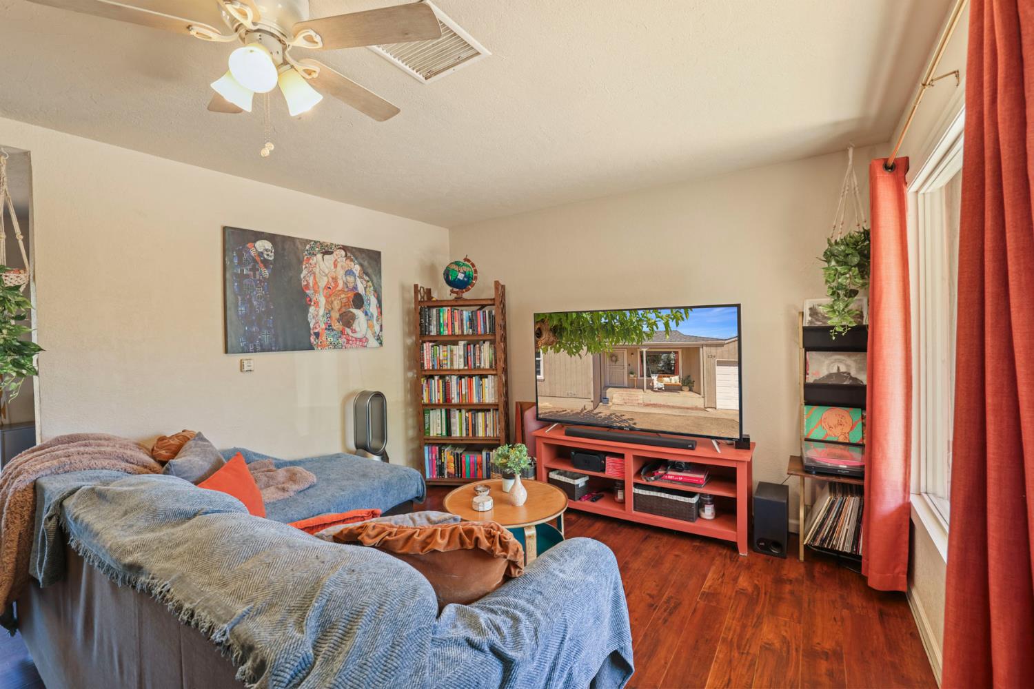 229 N 7th Ave, Oakdale, CA 95361