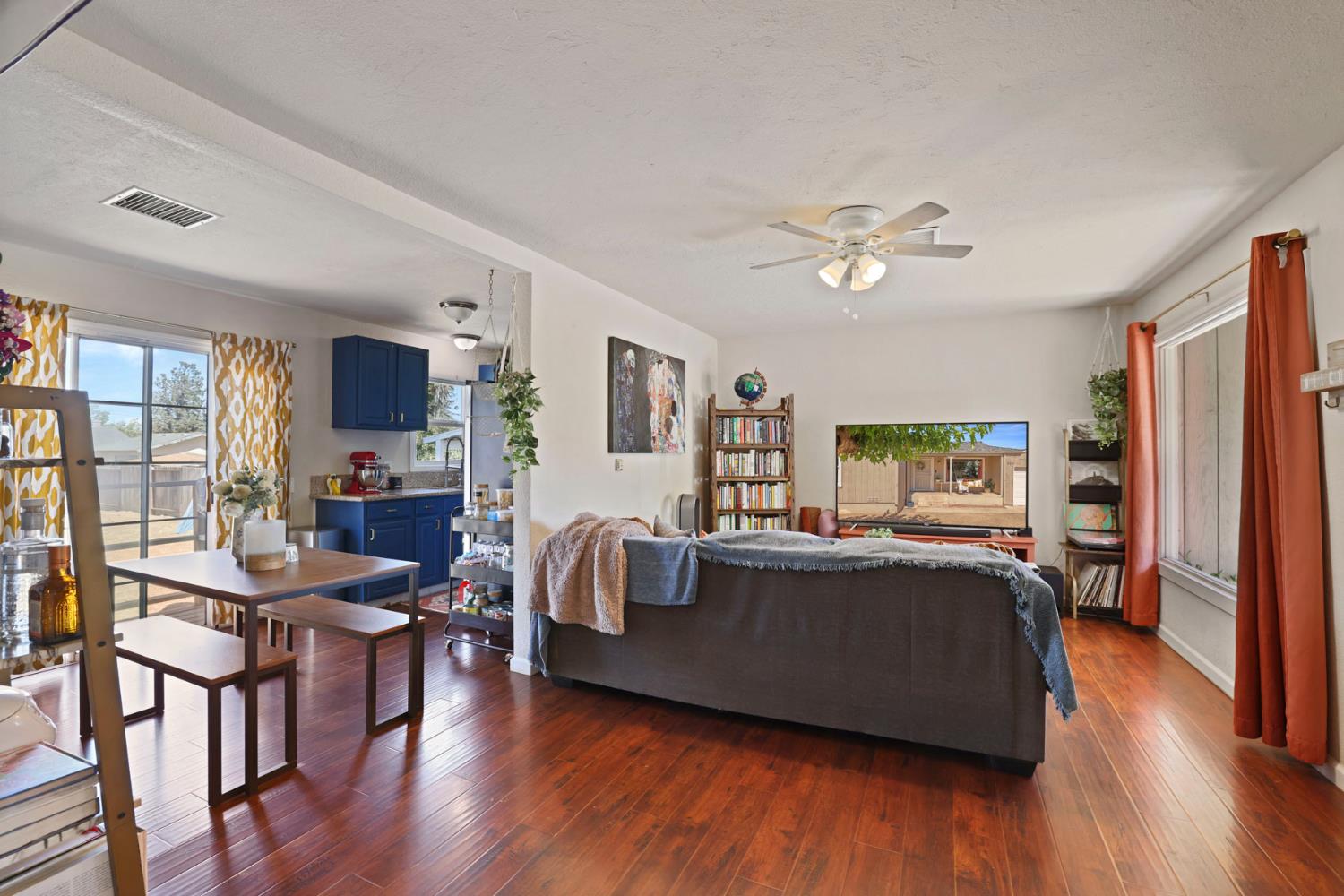 229 N 7th Ave, Oakdale, CA 95361
