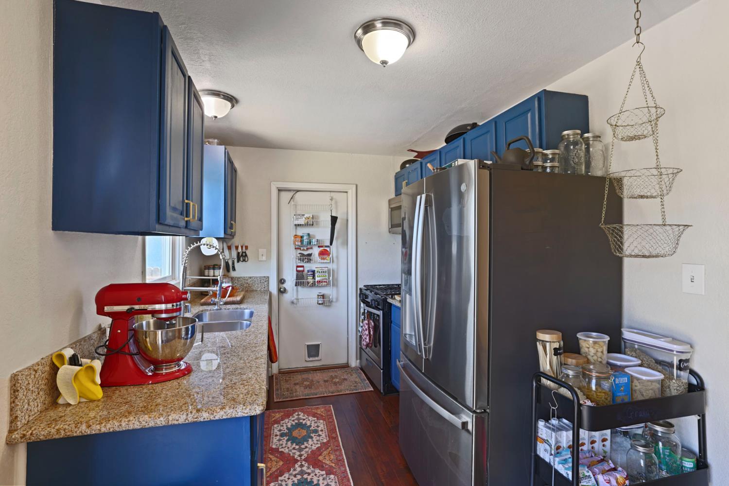 229 N 7th Ave, Oakdale, CA 95361