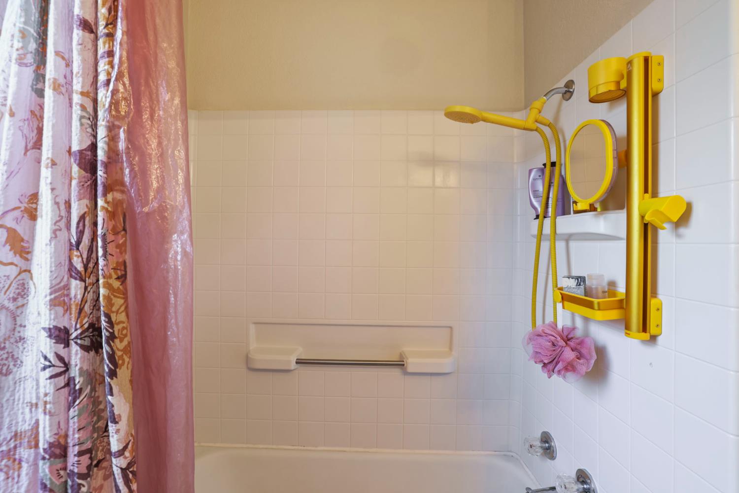 229 N 7th Ave, Oakdale, CA 95361