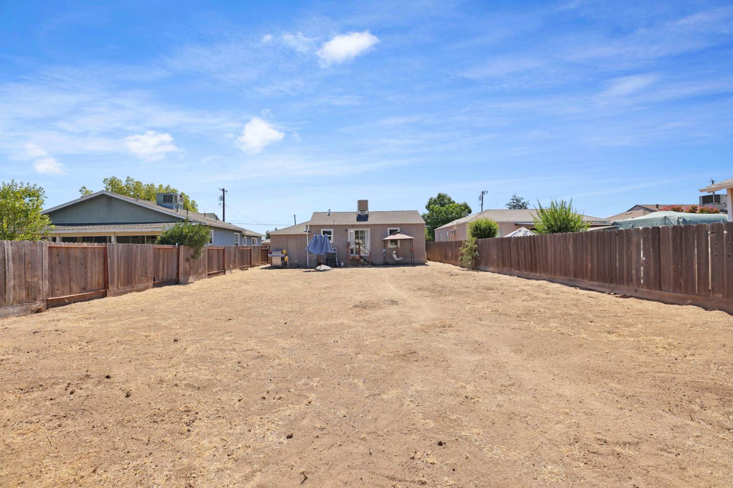 229 N 7th Ave, Oakdale, CA 95361