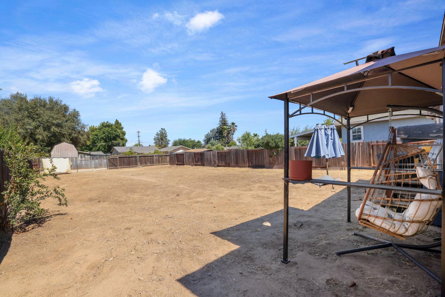 229 N 7th Ave, Oakdale, CA 95361