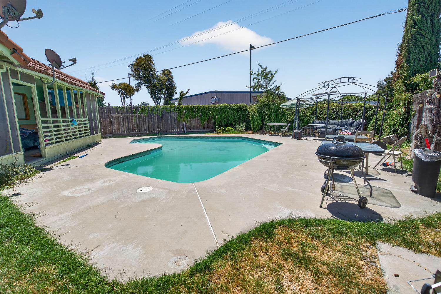 2601 Jennifer Dr, Modesto, CA 95350