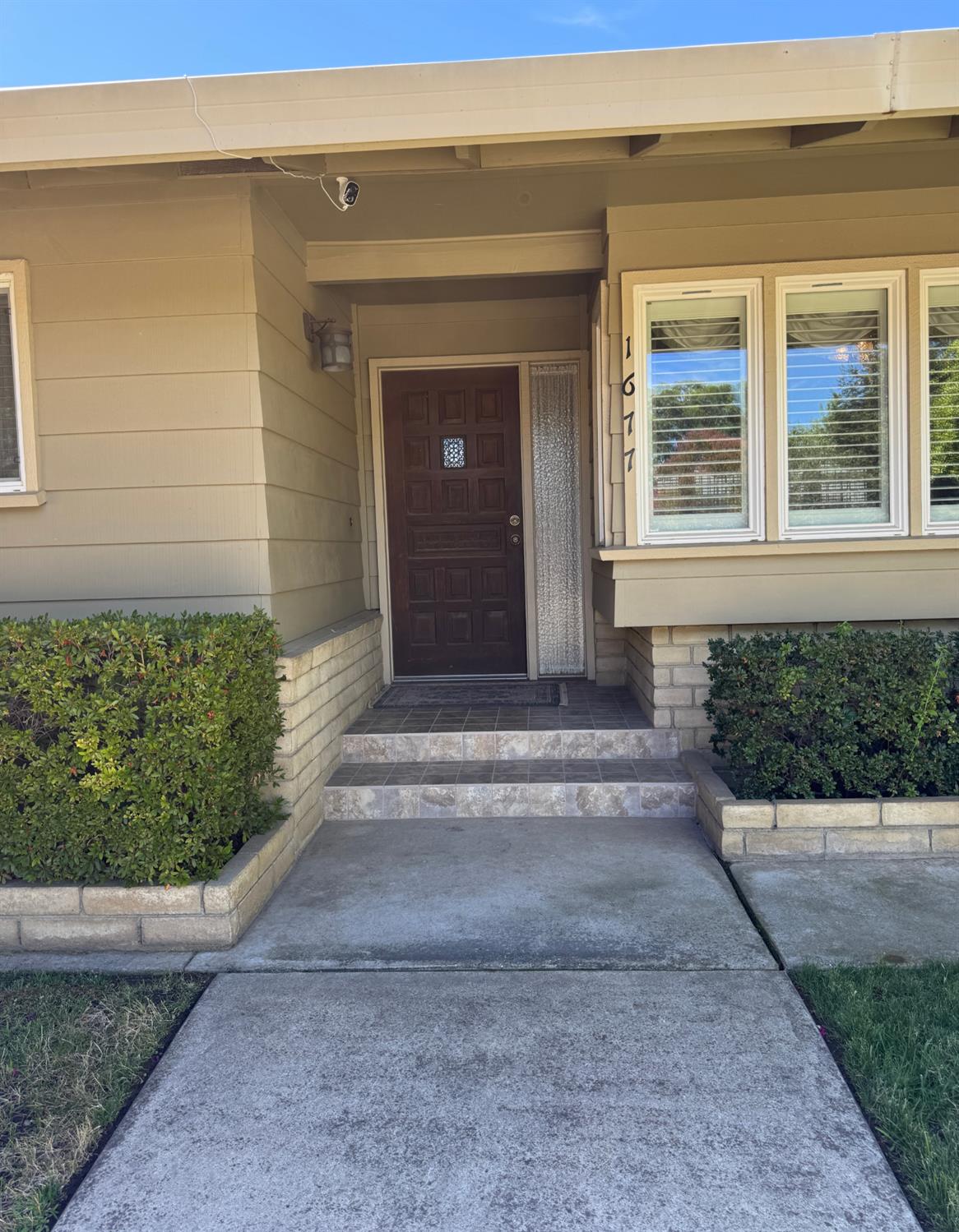 1677 Poplar St, Oakdale, CA 95361