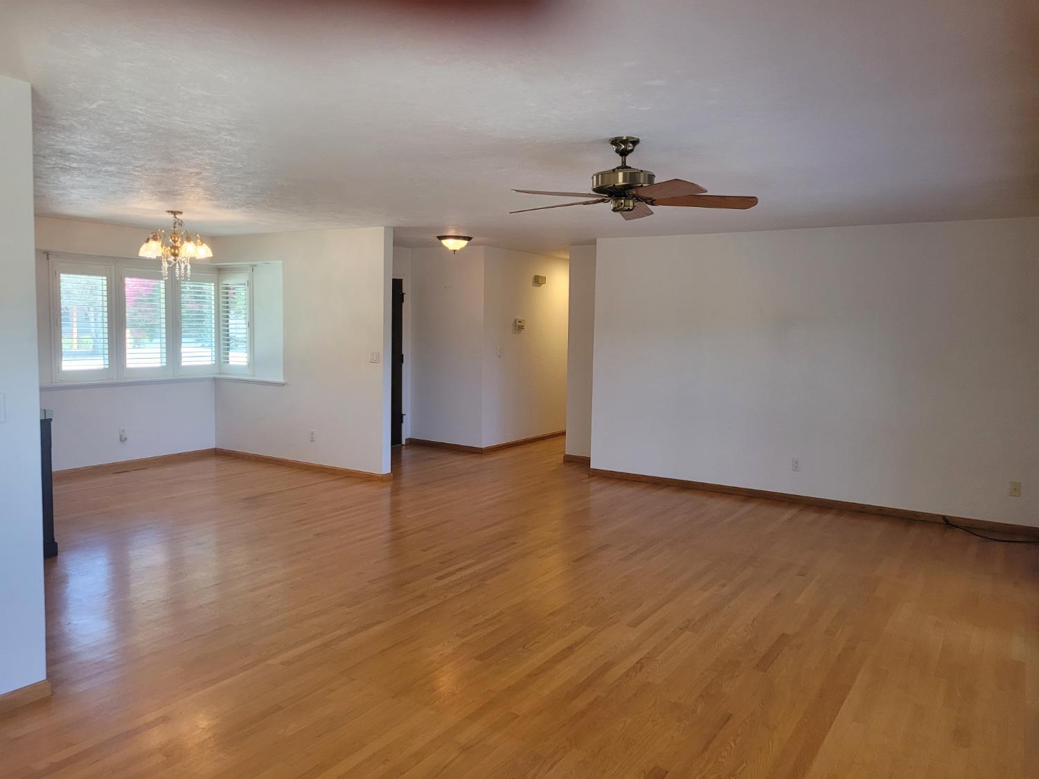 1677 Poplar St, Oakdale, CA 95361