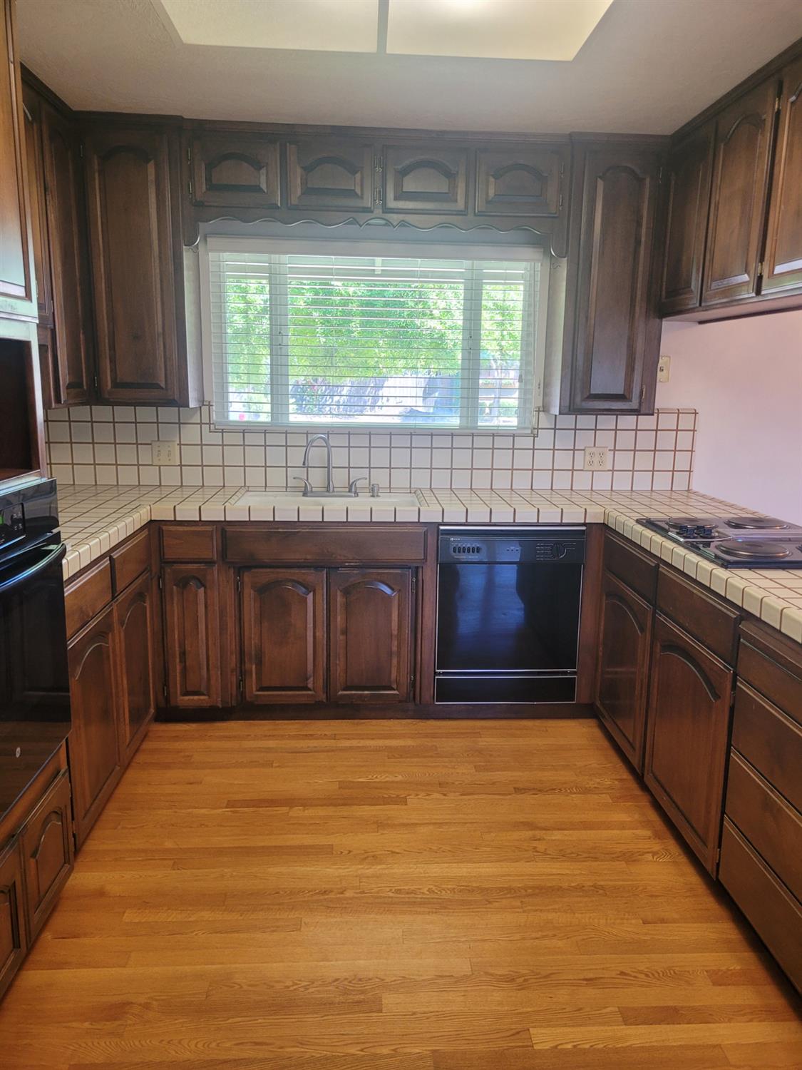 1677 Poplar St, Oakdale, CA 95361