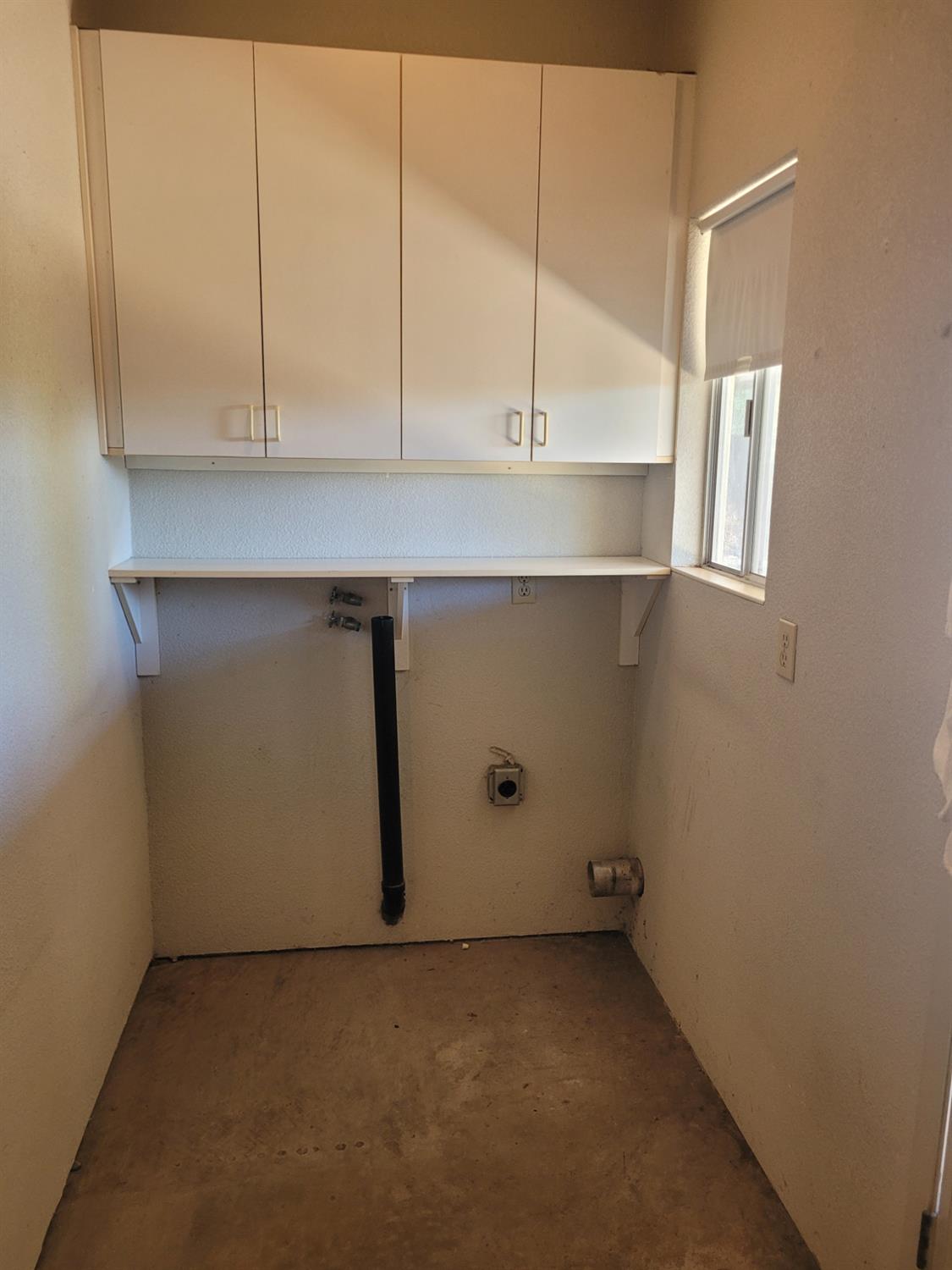 1677 Poplar St, Oakdale, CA 95361