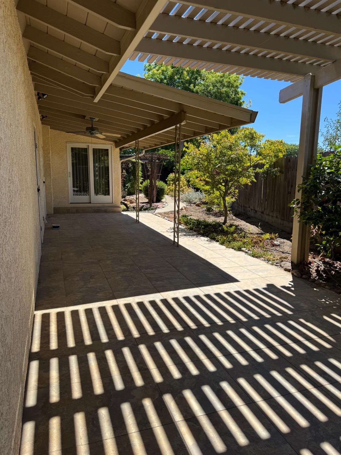 1677 Poplar St, Oakdale, CA 95361