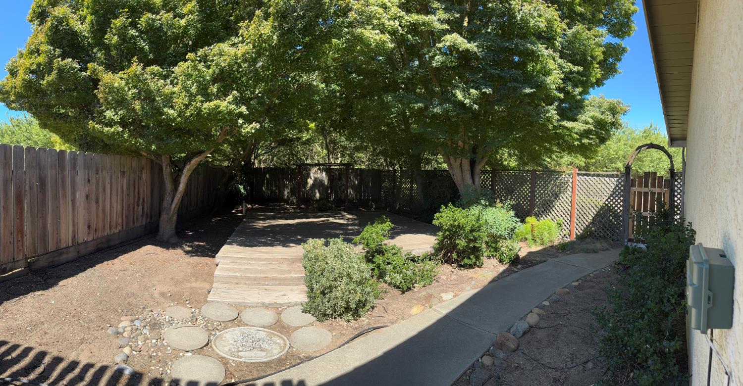 1677 Poplar St, Oakdale, CA 95361