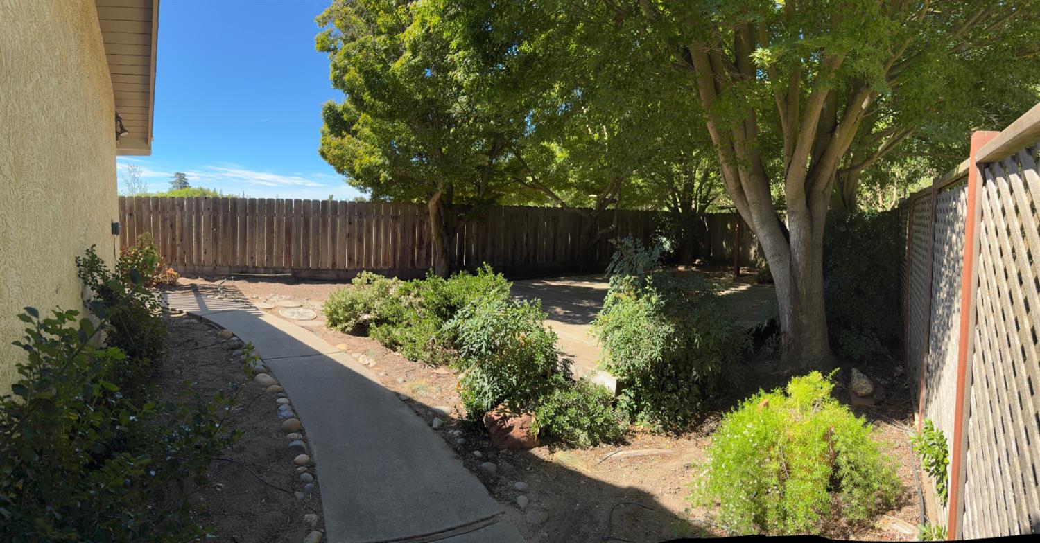 1677 Poplar St, Oakdale, CA 95361