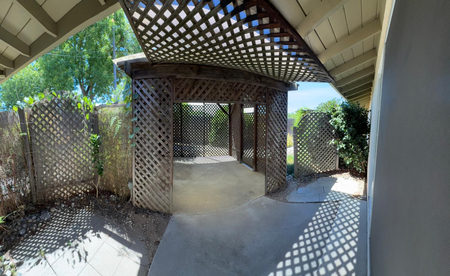 1677 Poplar St, Oakdale, CA 95361