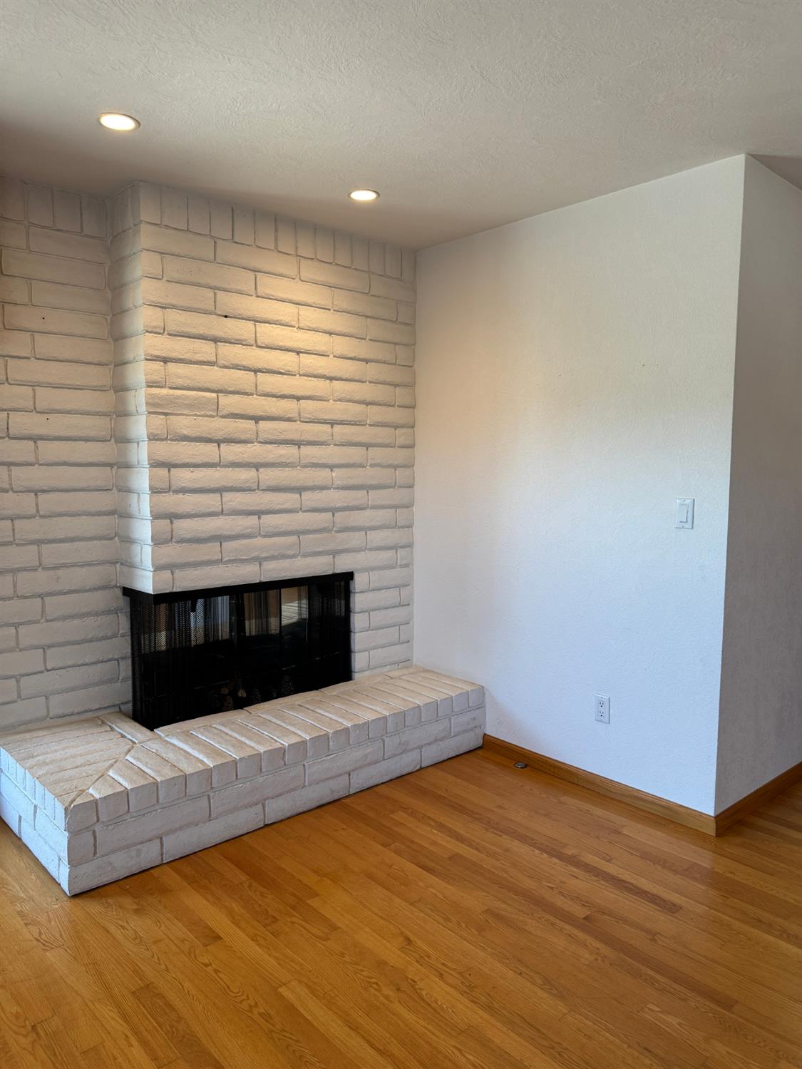 1677 Poplar St, Oakdale, CA 95361