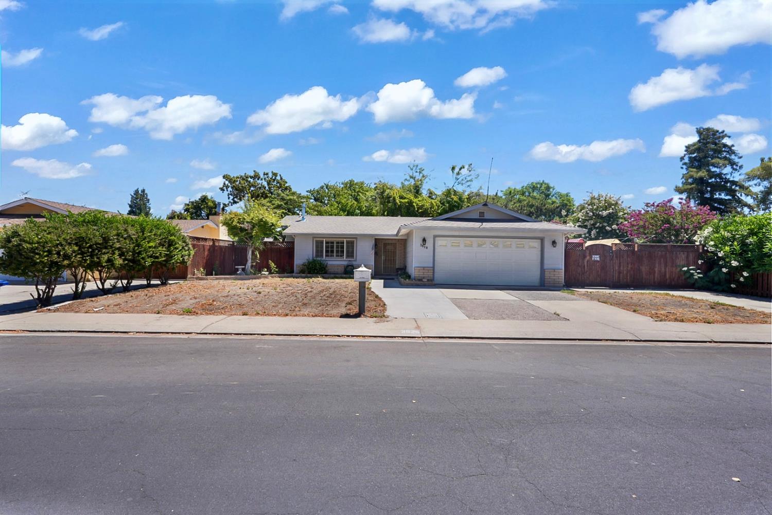 3828 Moorea Dr, Modesto, CA 95356