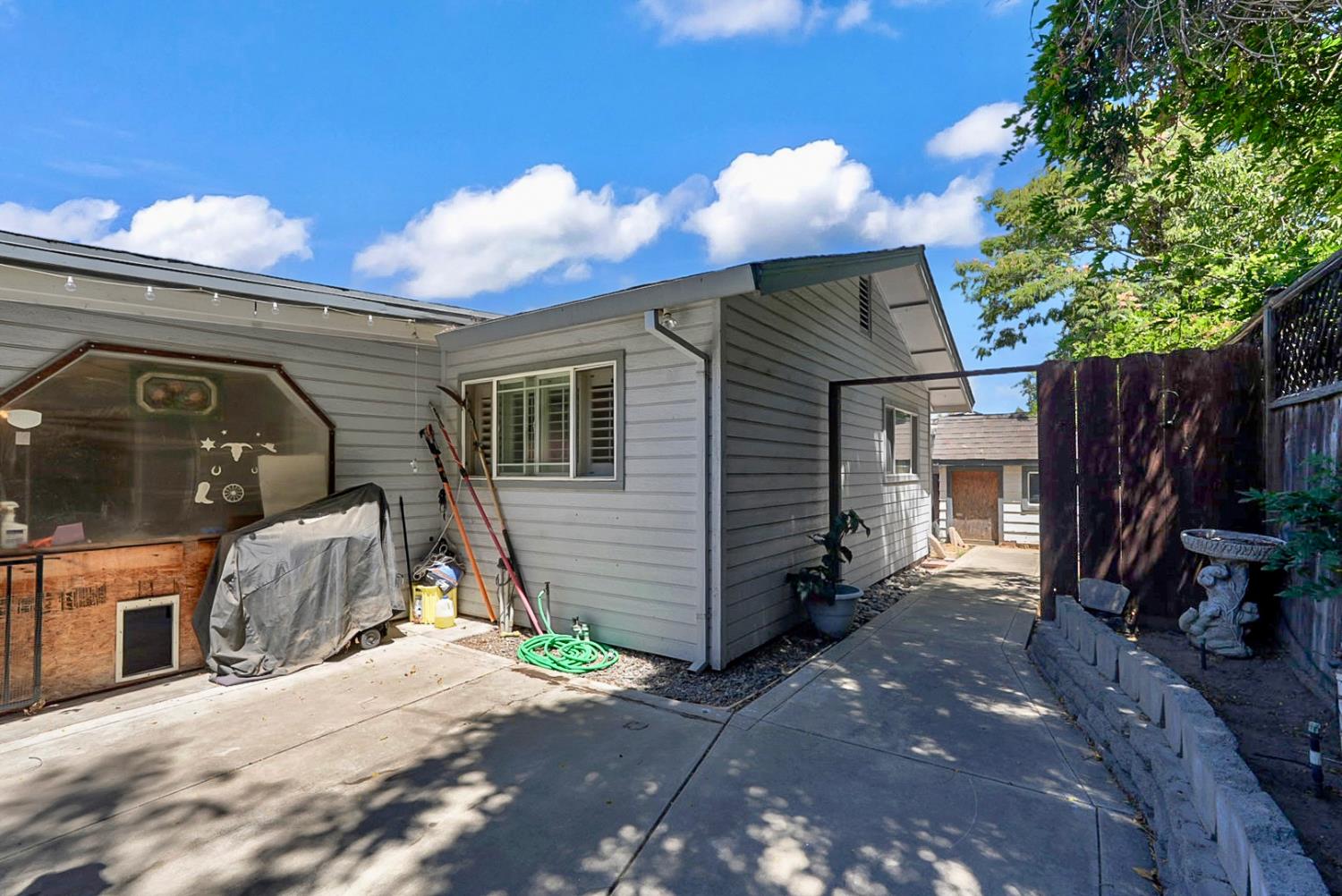 3828 Moorea Dr, Modesto, CA 95356