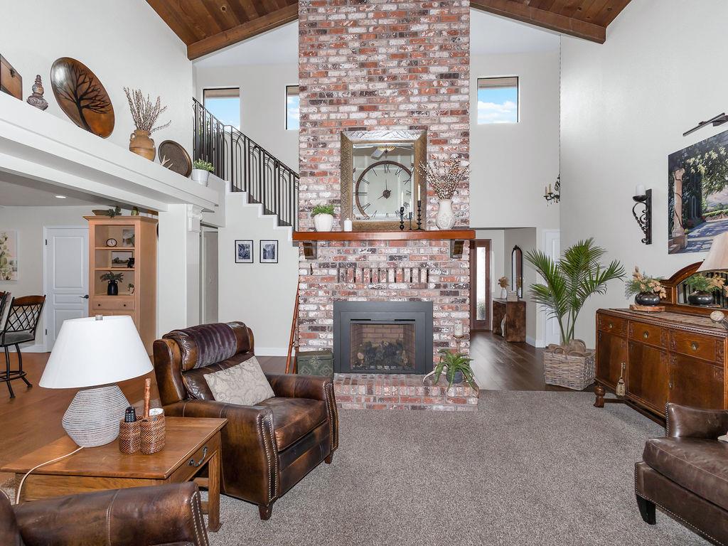 1749 Carignane Way, Escalon, CA 95320
