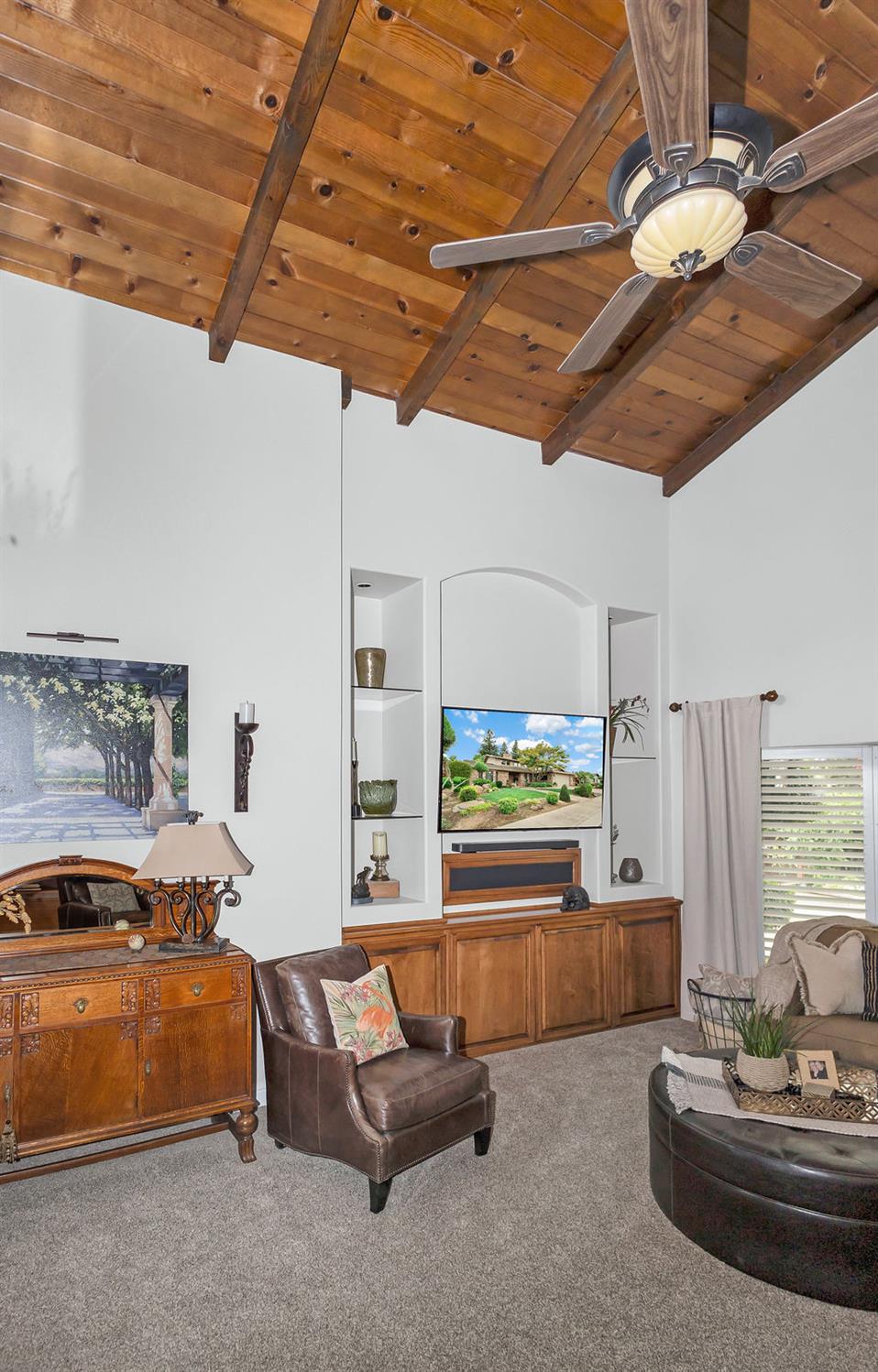 1749 Carignane Way, Escalon, CA 95320