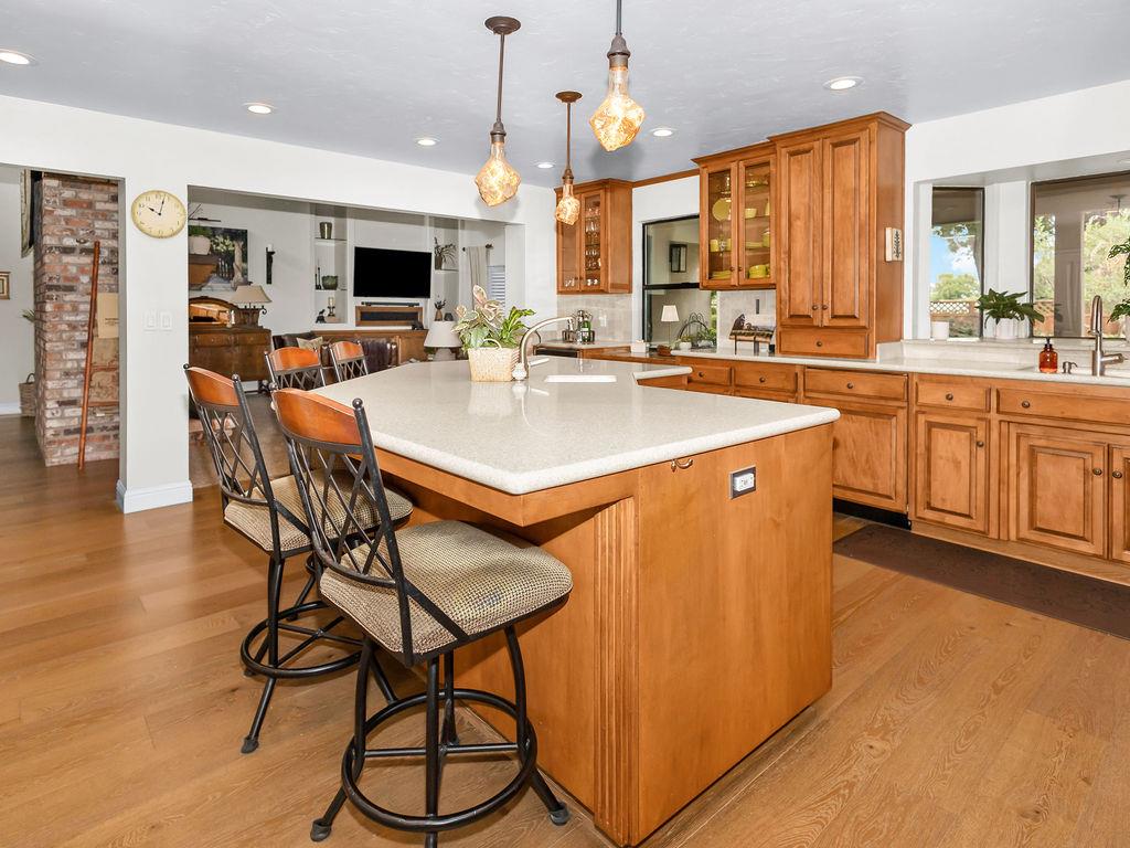 1749 Carignane Way, Escalon, CA 95320