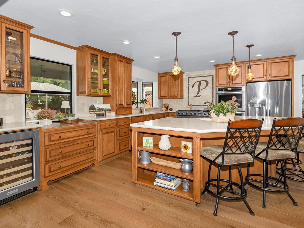 1749 Carignane Way, Escalon, CA 95320