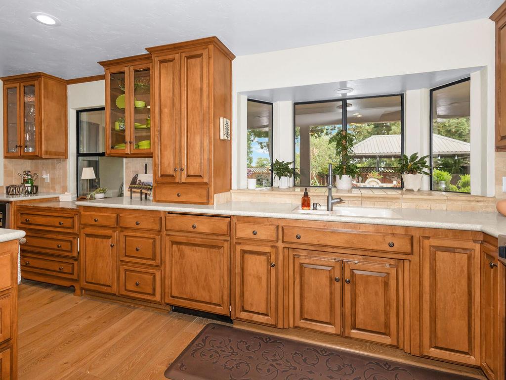 1749 Carignane Way, Escalon, CA 95320
