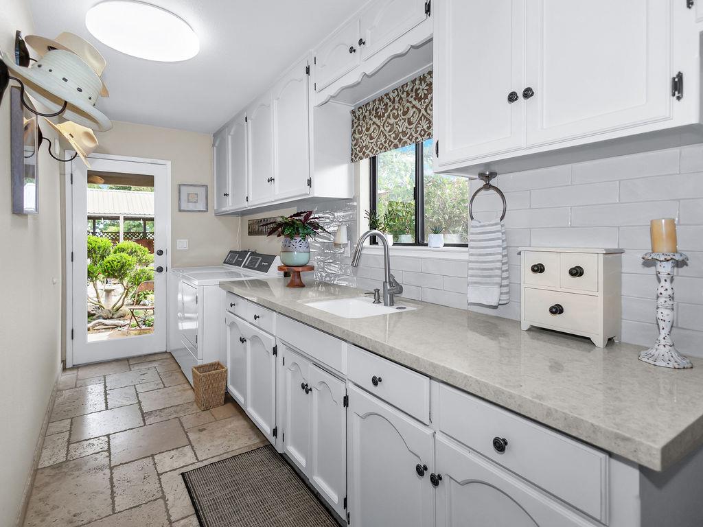 1749 Carignane Way, Escalon, CA 95320