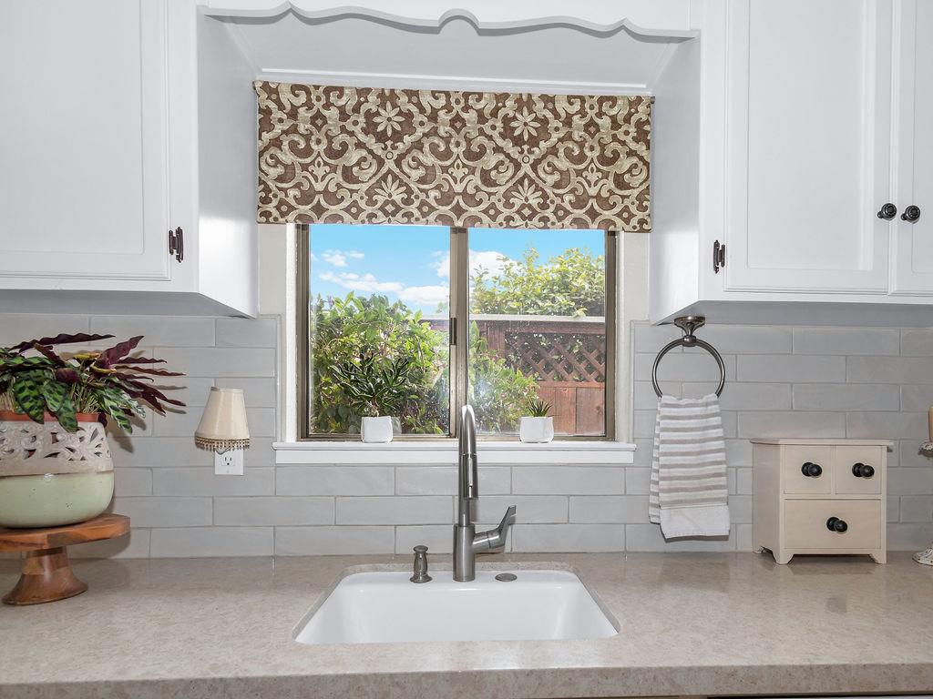 1749 Carignane Way, Escalon, CA 95320