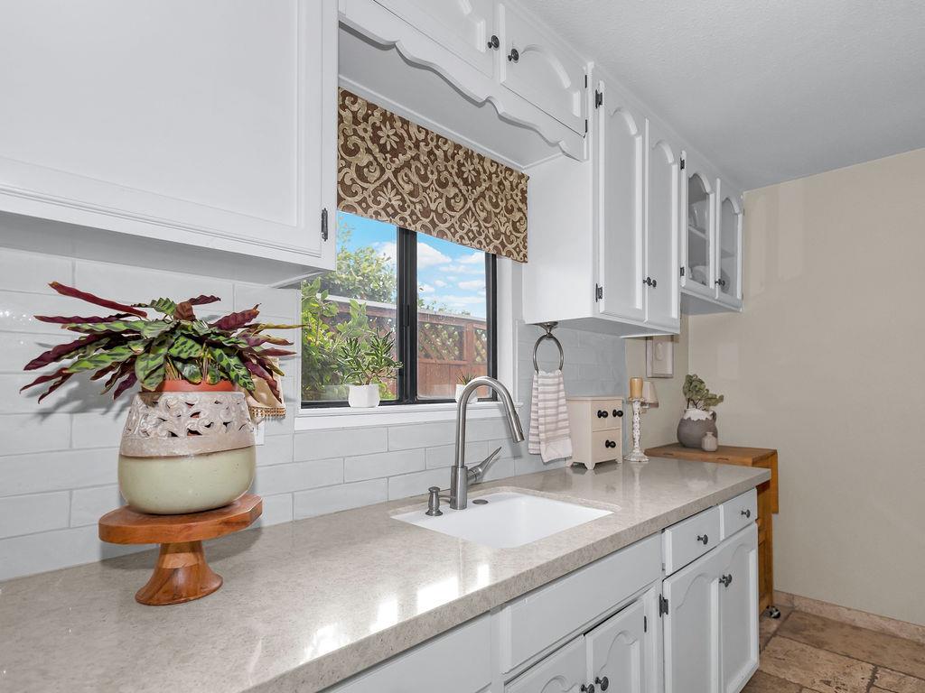 1749 Carignane Way, Escalon, CA 95320