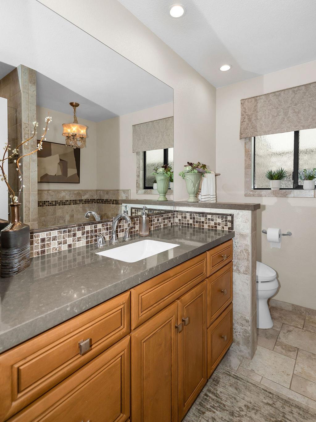 1749 Carignane Way, Escalon, CA 95320