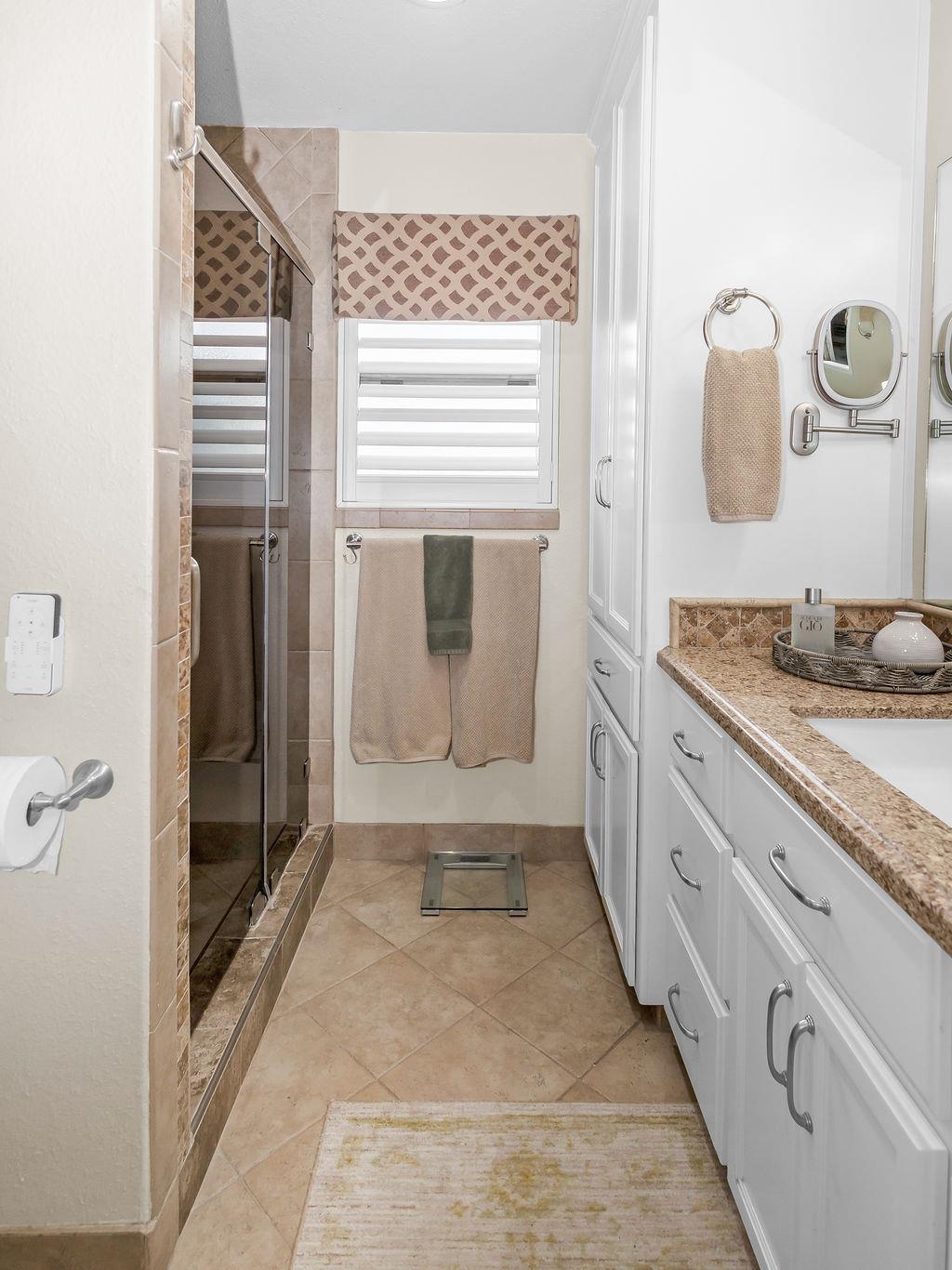 1749 Carignane Way, Escalon, CA 95320