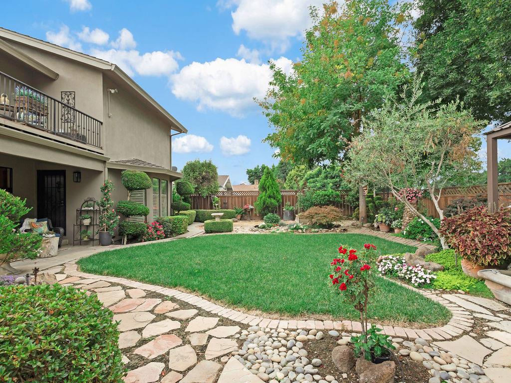 1749 Carignane Way, Escalon, CA 95320