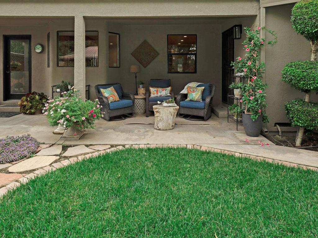 1749 Carignane Way, Escalon, CA 95320
