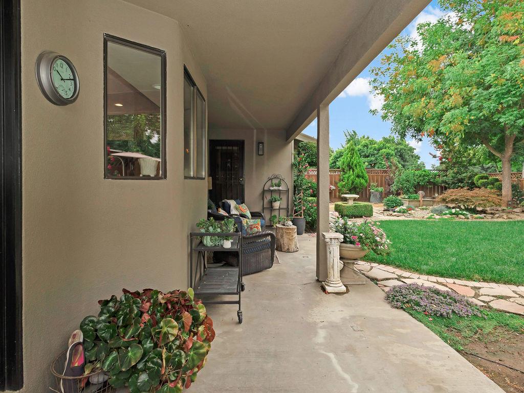 1749 Carignane Way, Escalon, CA 95320