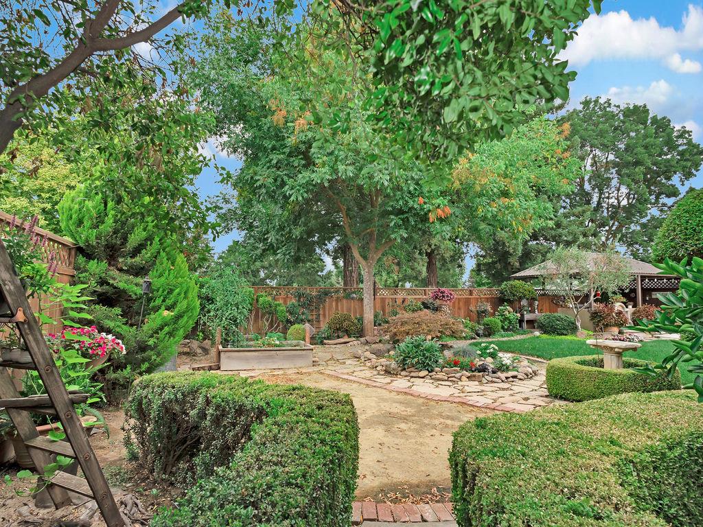 1749 Carignane Way, Escalon, CA 95320