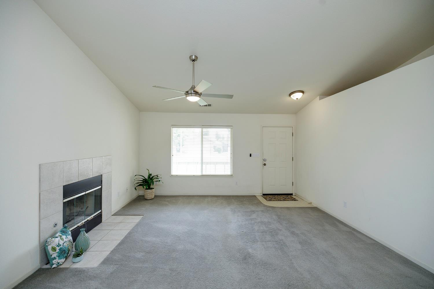875 Magnetite Way, Waterford, CA 95386