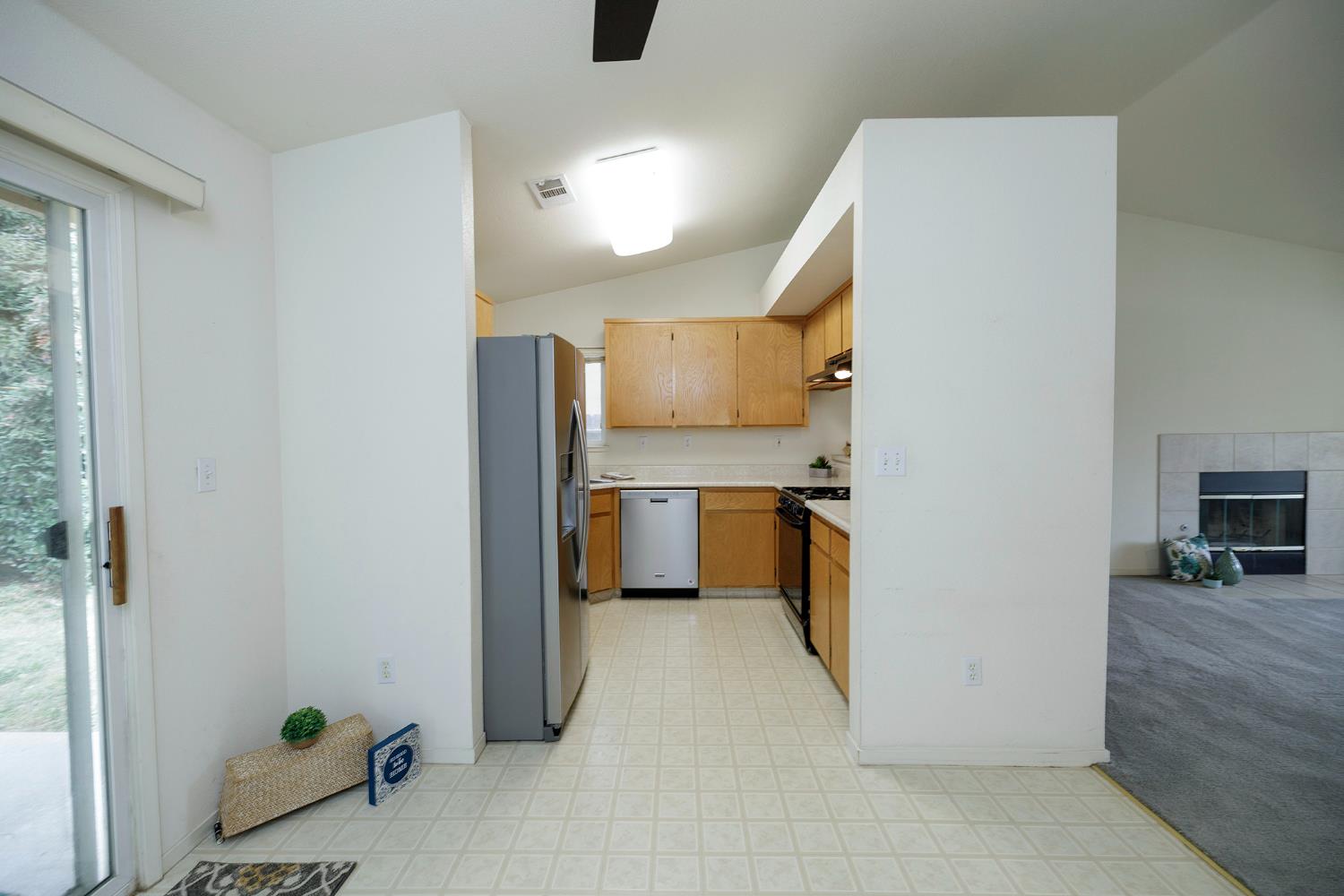 875 Magnetite Way, Waterford, CA 95386