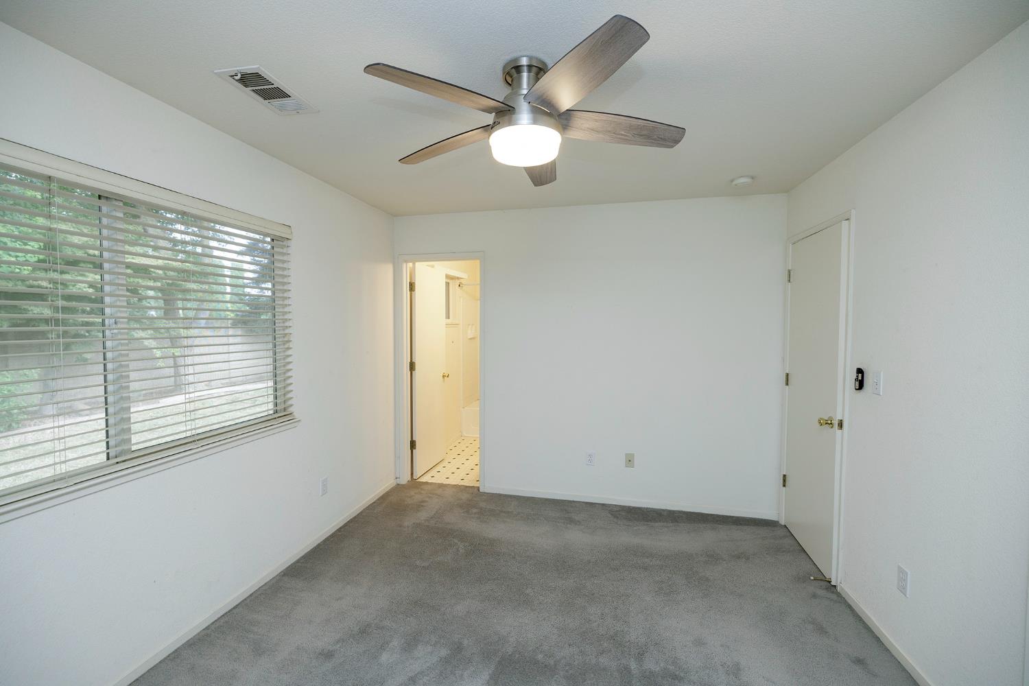 875 Magnetite Way, Waterford, CA 95386
