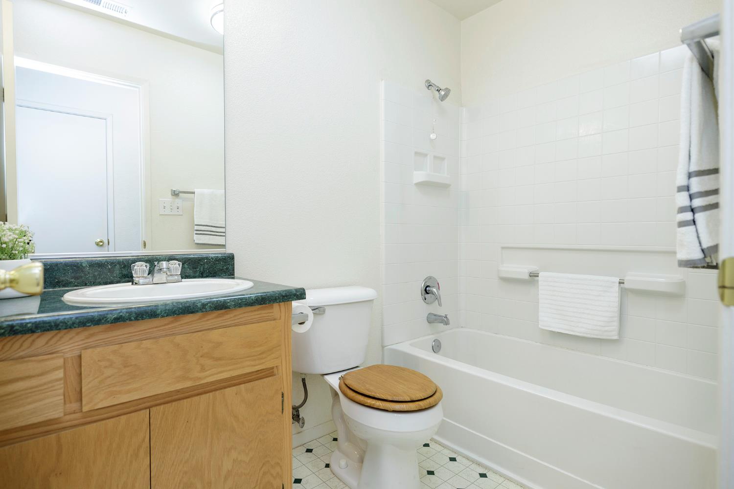 875 Magnetite Way, Waterford, CA 95386