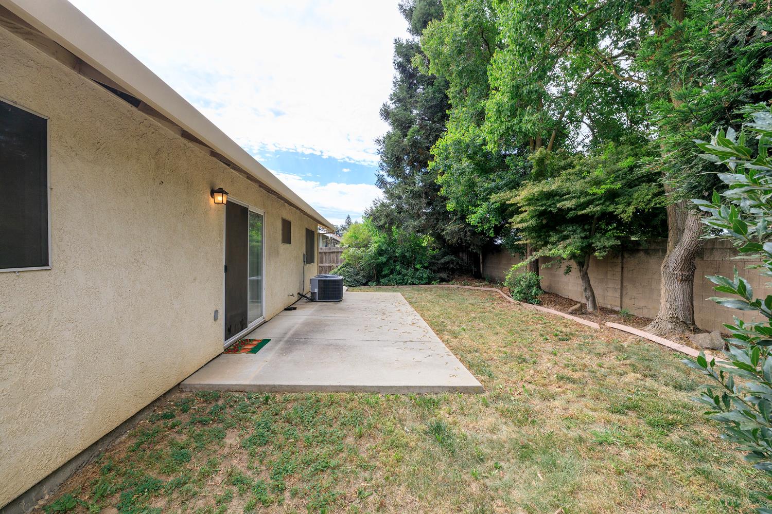 875 Magnetite Way, Waterford, CA 95386