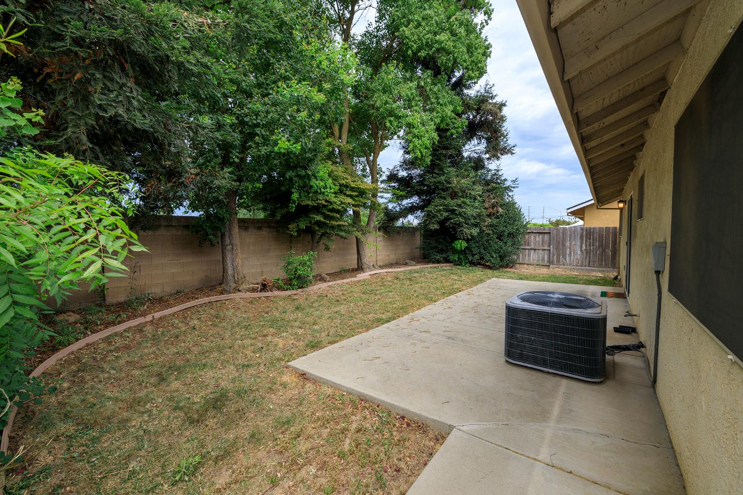 875 Magnetite Way, Waterford, CA 95386