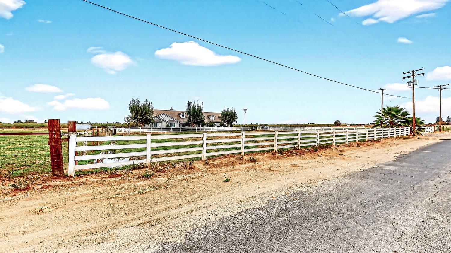 770 Merriam Rd, Hickman, CA 95323
