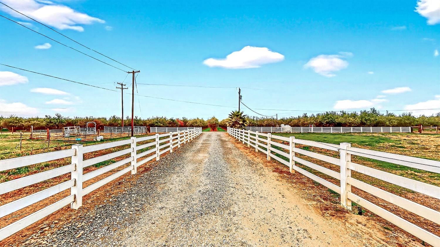 770 Merriam Rd, Hickman, CA 95323