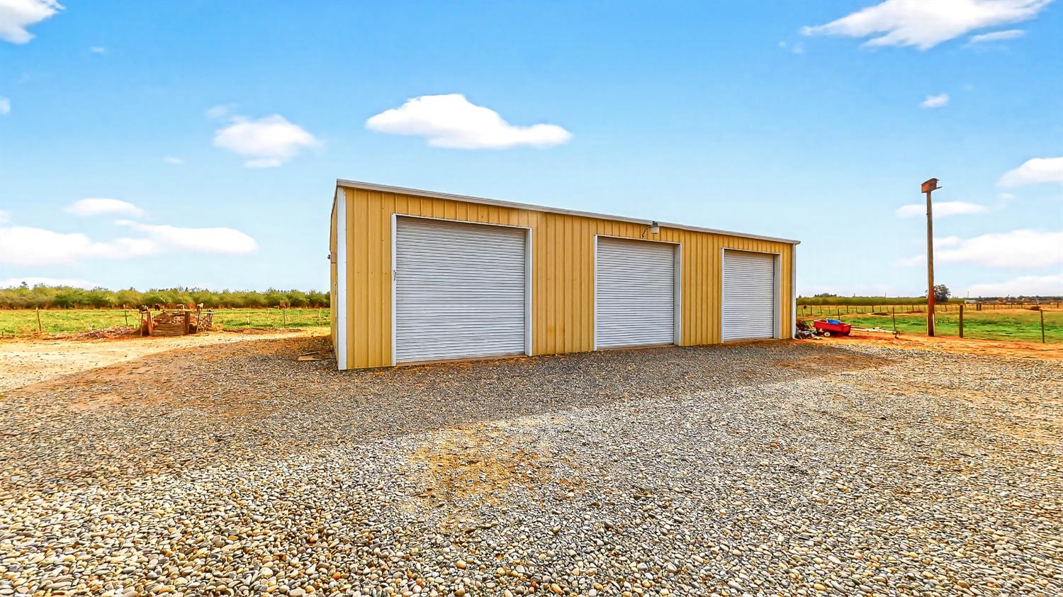 770 Merriam Rd, Hickman, CA 95323