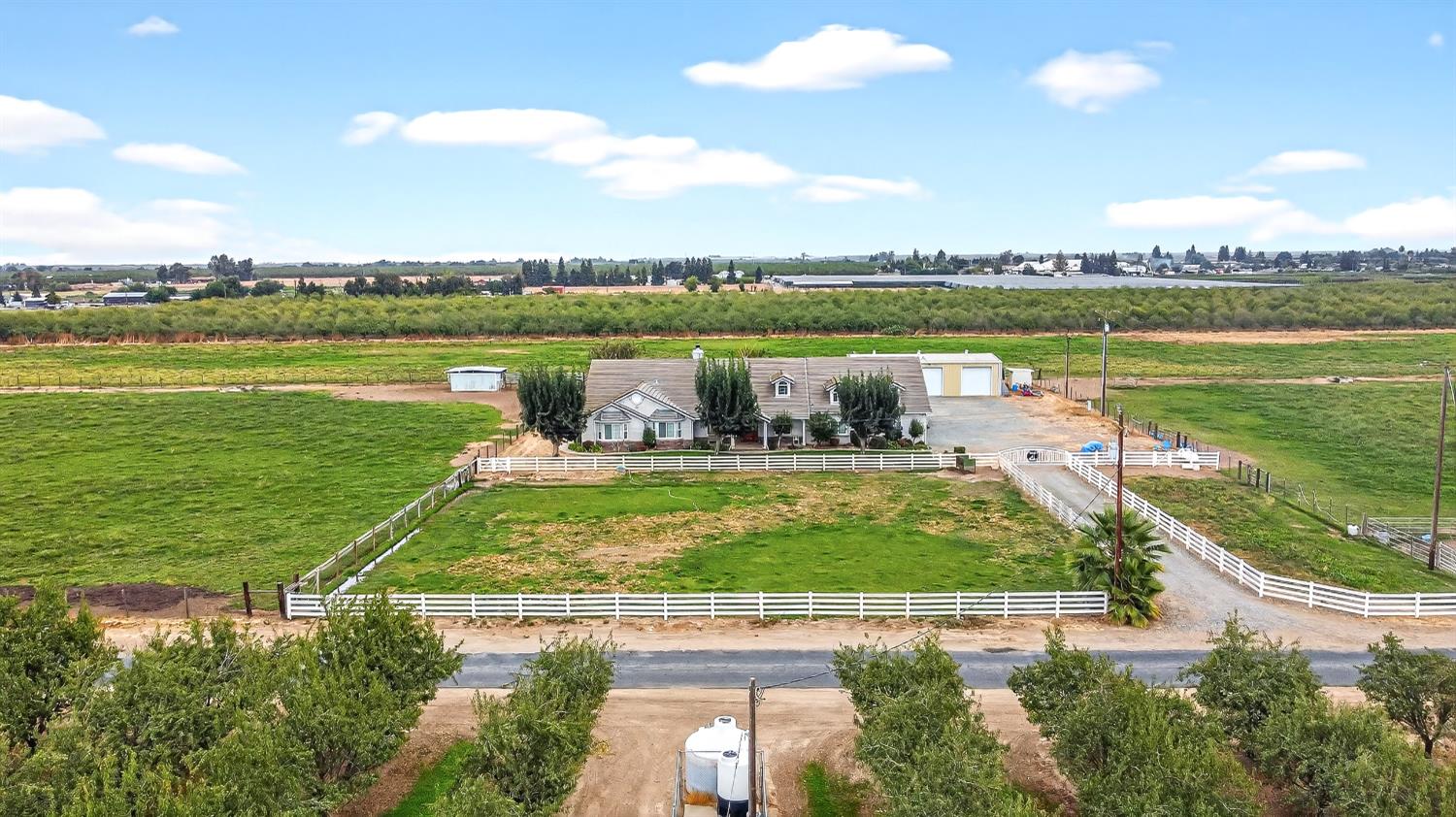 770 Merriam Rd, Hickman, CA 95323