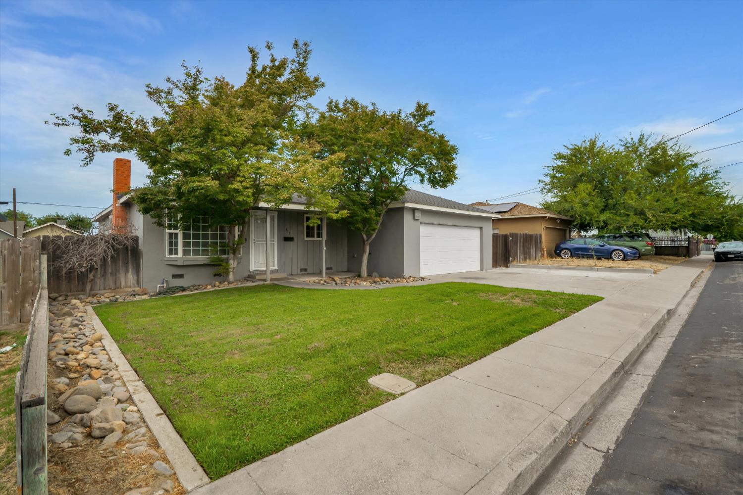 455 N Lincoln Ave, Manteca, CA 95336