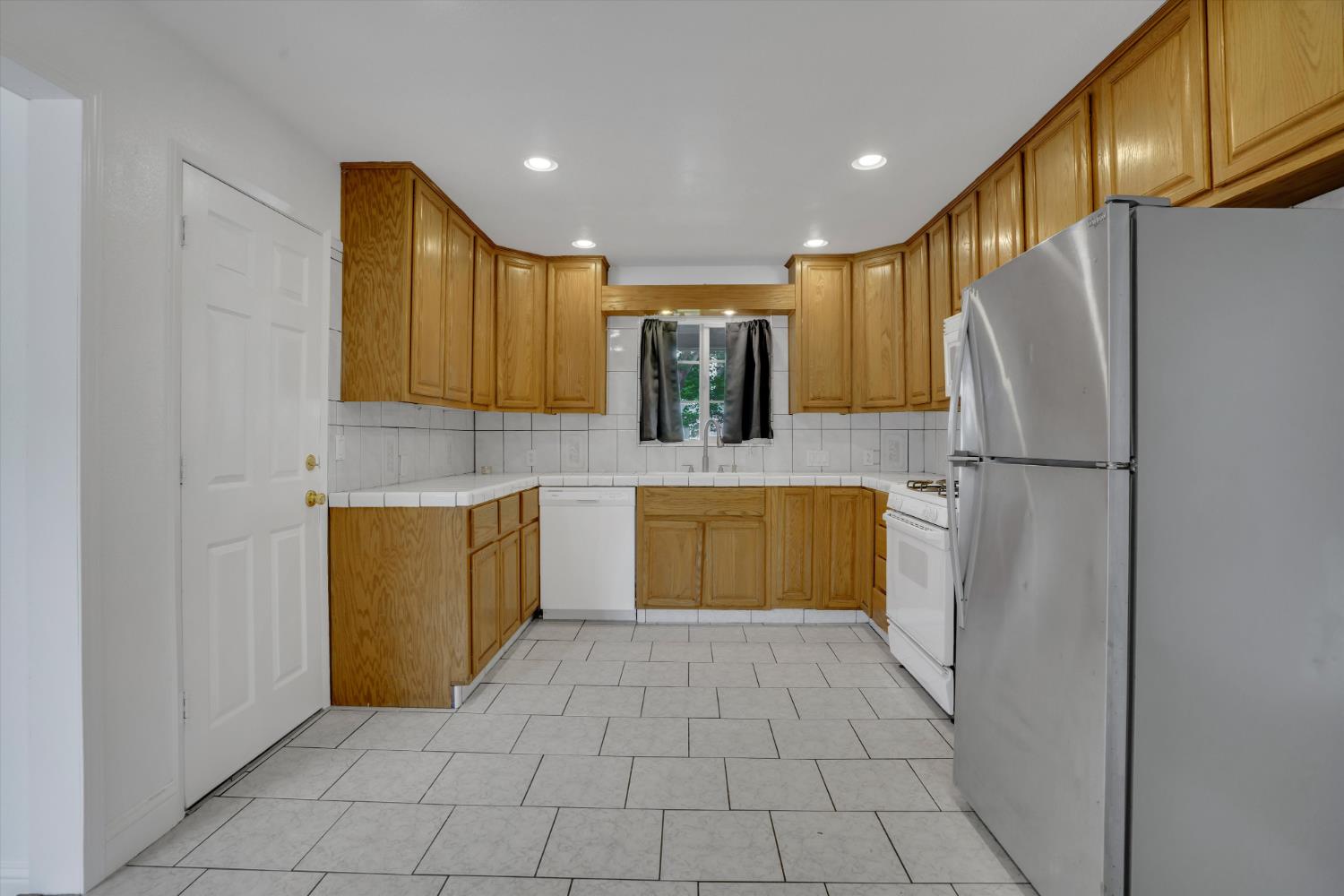 455 N Lincoln Ave, Manteca, CA 95336