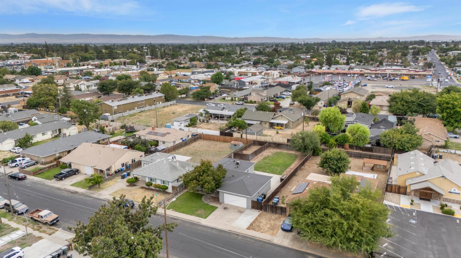 455 N Lincoln Ave, Manteca, CA 95336