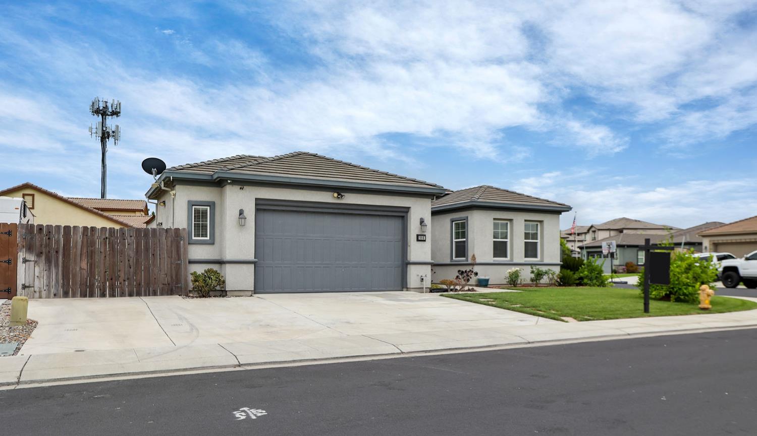 986 Harvest Mill Dr, Manteca, CA 95336