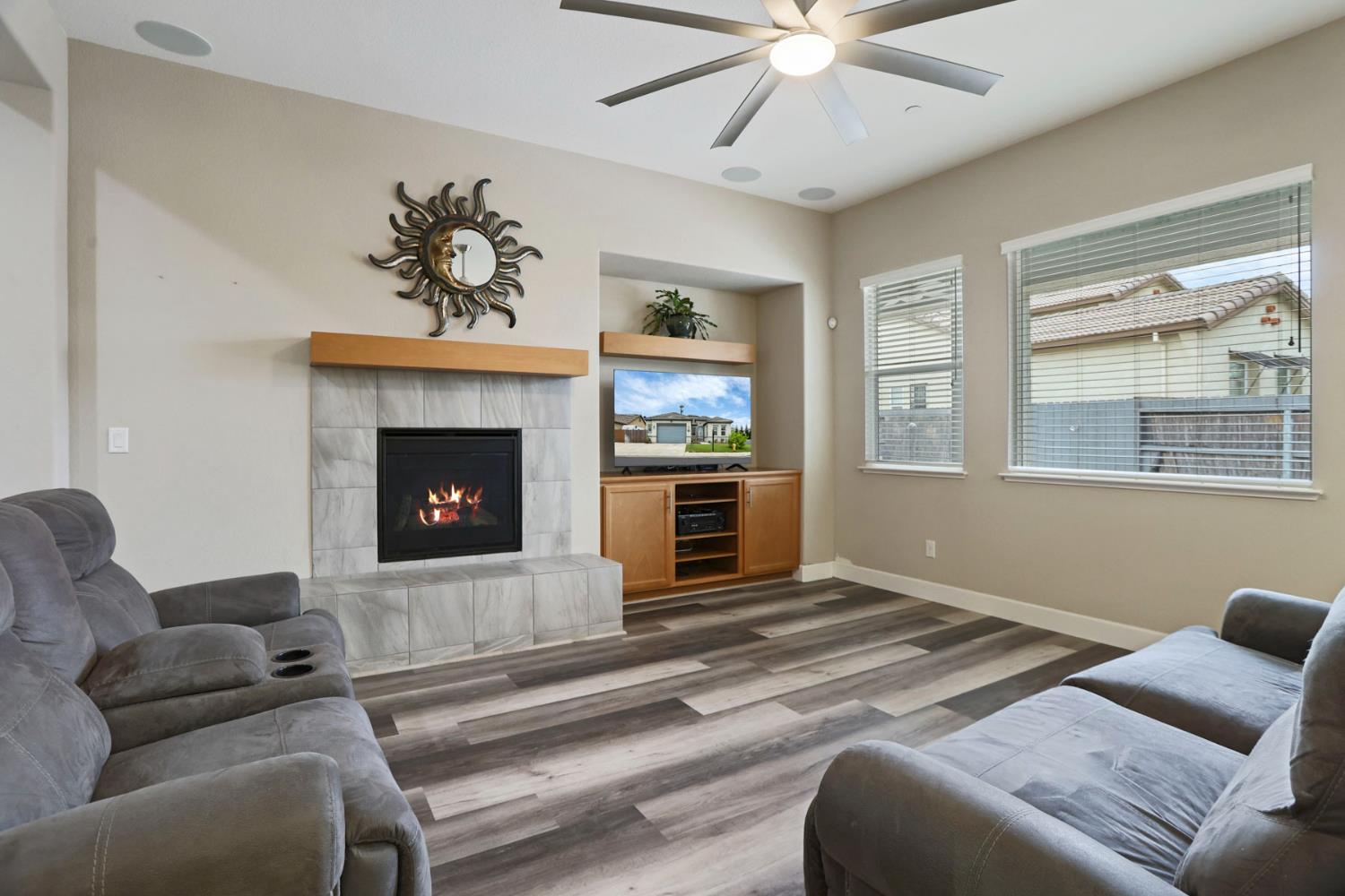 986 Harvest Mill Dr, Manteca, CA 95336