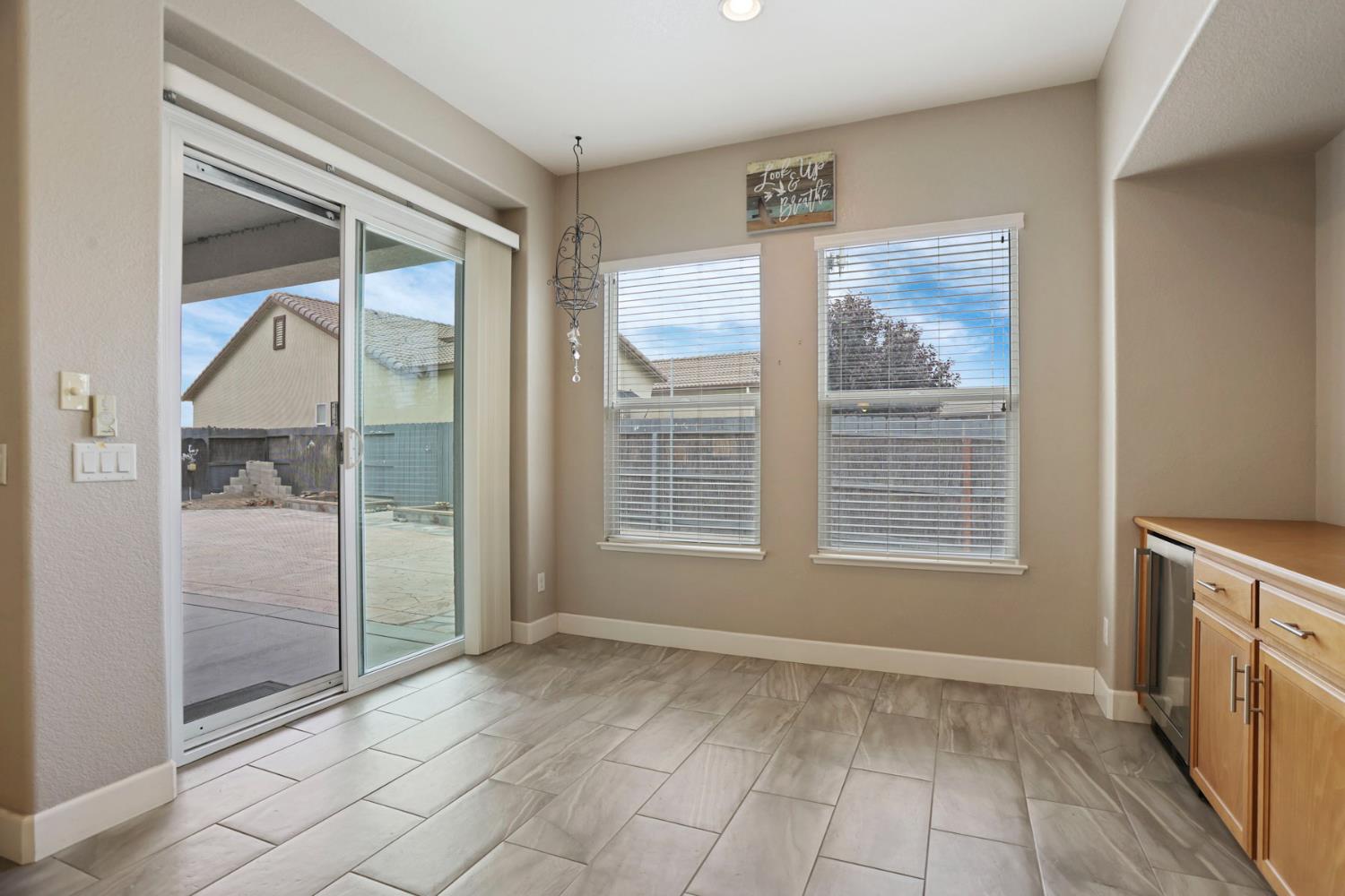 986 Harvest Mill Dr, Manteca, CA 95336