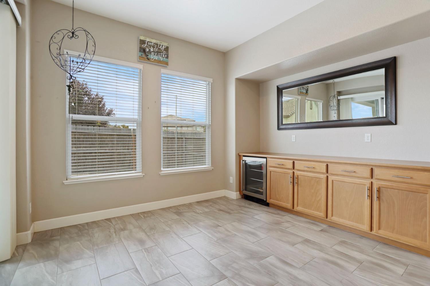 986 Harvest Mill Dr, Manteca, CA 95336